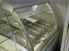 Banak  akullore, vegla e paisje Italiane per bar -pasticeri