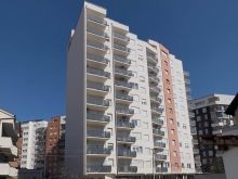 ipet lokali 21 metra me qira permas stacionit vjeter