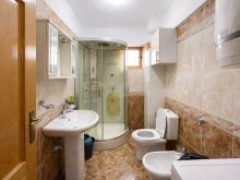 APARTAMENT ME QIRA 2+1 PRANE SPITALIT AMERIKAN , LAGJIA 18 ,