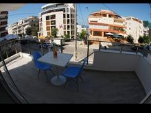 Jepet apartamenti 1+1 350 mije lek prane Mango Sarande