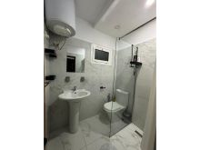 Shitet apartament 1+1 ne plazh Hekurudha