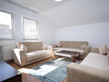 Kat shtëpie 140 m2 me qira, në Ulpianë