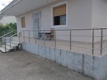 Shitet super shtepi private 400 m nga  shkolla dertliu