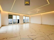 Banesë / Penthouse 200m² + 100m² për #SHITJE në Bregun e Die