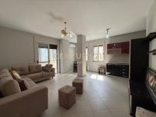 Jepet me qira apartament 2+1 me pamje deti ,Plazh Stacioni i