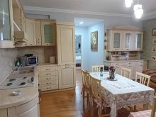 JEPET ME QIRA APARTAMENT 2+1 PMAJE NGA DETI