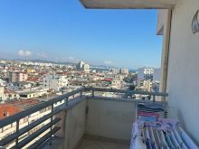 Shitet apartament 3+1 prane Tregut Industrial Durres
