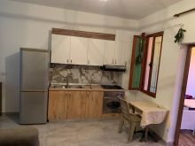 Private house garden parking  for rent Durres