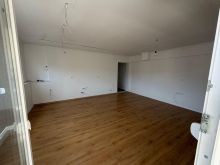 Shitet apartament 2+1 pranë Stadiumit, Durrës