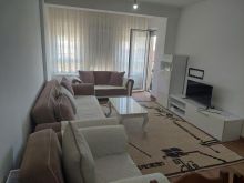Jepet me qira banesa afer Xhamise me dy minare