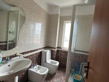 Apartament 3+2+2 ne shtije tek Markata Durres