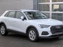 Shitet vetura Audi Q3
