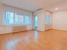 BANESË / ZYRË ME QIRA – ULPIANË 65m²