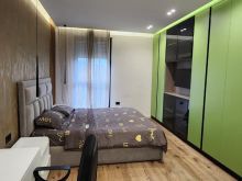 Jepet Apartament 2+1+2 tualete me qira te Kompleksi Olimpik!