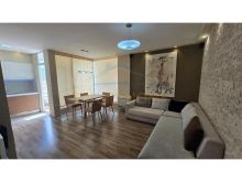 Shitet, Apartament 2+1+2, Blloku i Vilave Selitë, Tiranë
