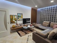 \"JEPET ME QERA APARTAMENT 2+1+2 TEK PALLATI I SPORTIT\"