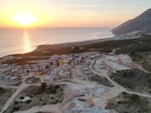 DHERMI Shitet Tokë  4000m² Buze rruges Gjilek-Dhermi