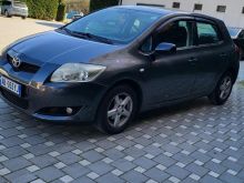 Toyota auris 1.4d 2600€