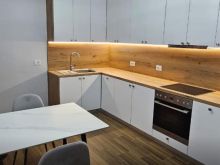 JEPET ME QERA APARTAMENT 2+1+2 – Ish Profarma, Tiranë