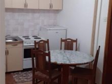 Jepet banesa me qera