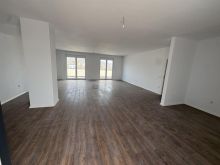 PENTHOUSE me qera me 3Dhoma Gjumi 200m2