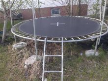 Trampolinë