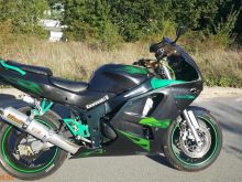SHES KAWASAKI NINJA ZX-6R (sport bike)