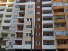 Shitet Banesa apo  jipet me qira e 85 m/2 