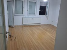 Banesë me qera:  ■ Lokacioni: Rruga \"B\" Prishtinë. Kati i 1,