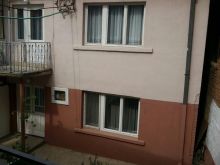 shitet shtepia prej pronarit