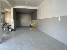 JEPET KAPANON 335 M2 ME QERA NE MEZEZE,TOP CHANNEL 1.200 EURO