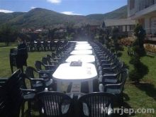 Japim me qere karrige tavolina dhe tenda 