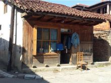 Shitet Lokal ne qarshin e vjeter 70 m2 rruga permet vula