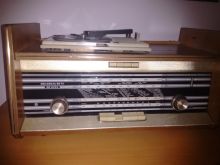Shitet Radio Deluxe e vitit 70 me llampa