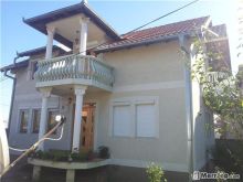 Shiten shtëpit në lagjen e Shipolit - Mitrovicë