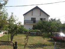 Kuca I 125 ari plac cena 2300 € ar 14km od Pristine