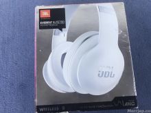 Ndegjuse JBL everest elite 700