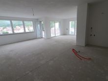 Banese 144 m2, kati i 4 ne qender te Korishes