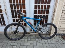 Bicikleta malore downhill, ne super gjendje