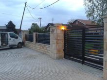 AUTOMATIC DOORS 
