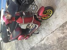 Shitet skuteri me rryme