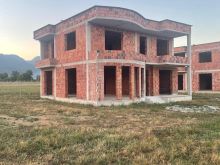 Shitet shtepija me 230 m/2 dhe pllace 5 ari ne Vitomerice