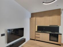 📌 Shitet Apartament 1+1 – Liqeni i Thatë, Tiranë