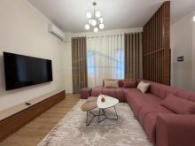 Shitet, Apartament 2+1+2, Fresku, Tiranë.