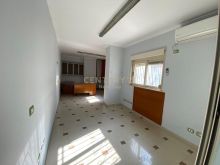 0697603180Zyrë me qira në qendër të Durrësit – 500€ / 45 m²
