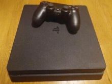Shitet ps4 slim + lojra