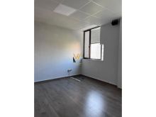 JEPET ZYRE 200 M2 ME QERA NE BLLOK 200.000 LEKE