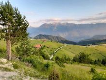 🏡 Shiten Dy Troje në Pepaj të Rugovës