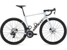 2026 Giant Defy Advanced Pro 1 Road Bike