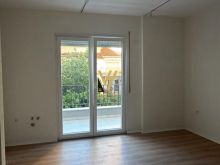 JEPET ZYRE 135 M2 ME QIRA TE PAZARI I RI 1.500 EURO